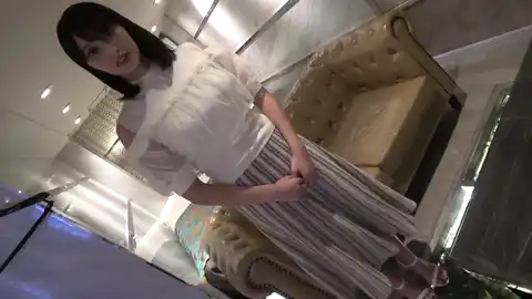 【FC2-PPV-4921584】 ひとみさん、ゴルフ場受付嬢の清楚でエロカワな美女がヌードモデル撮影に乗り込む!